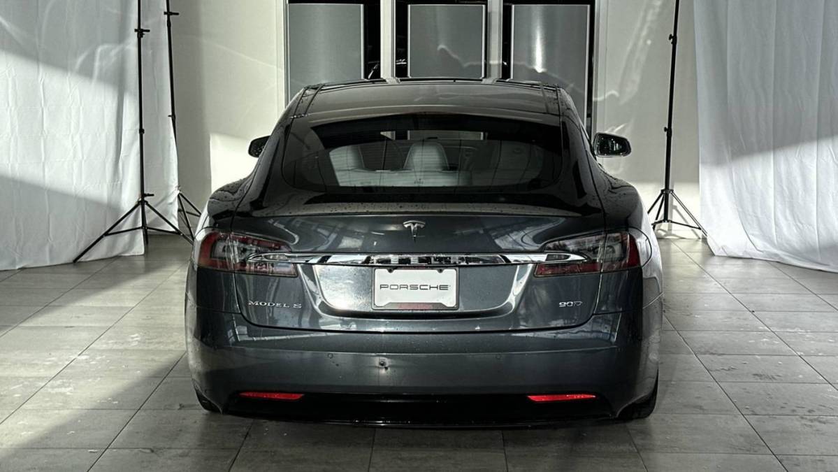 2016 Tesla Model S 5YJSA1E22GF149625