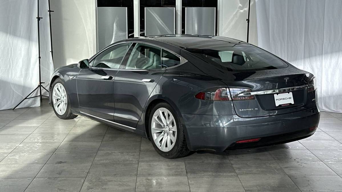 2016 Tesla Model S 5YJSA1E22GF149625