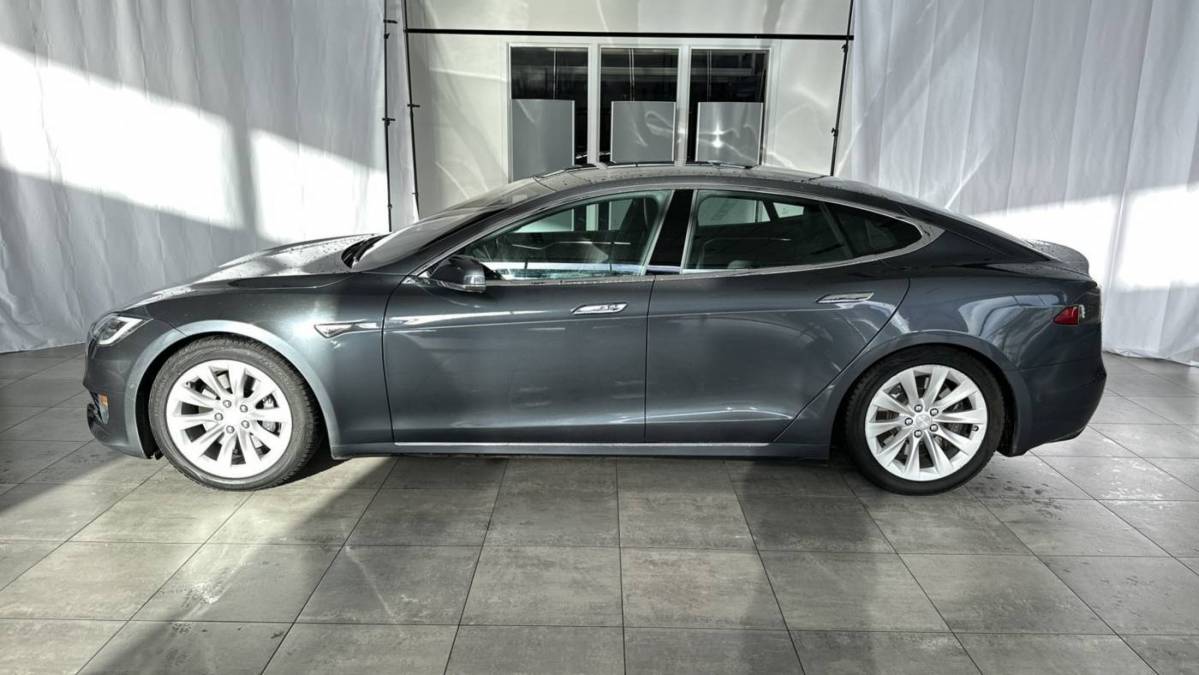 2016 Tesla Model S 5YJSA1E22GF149625