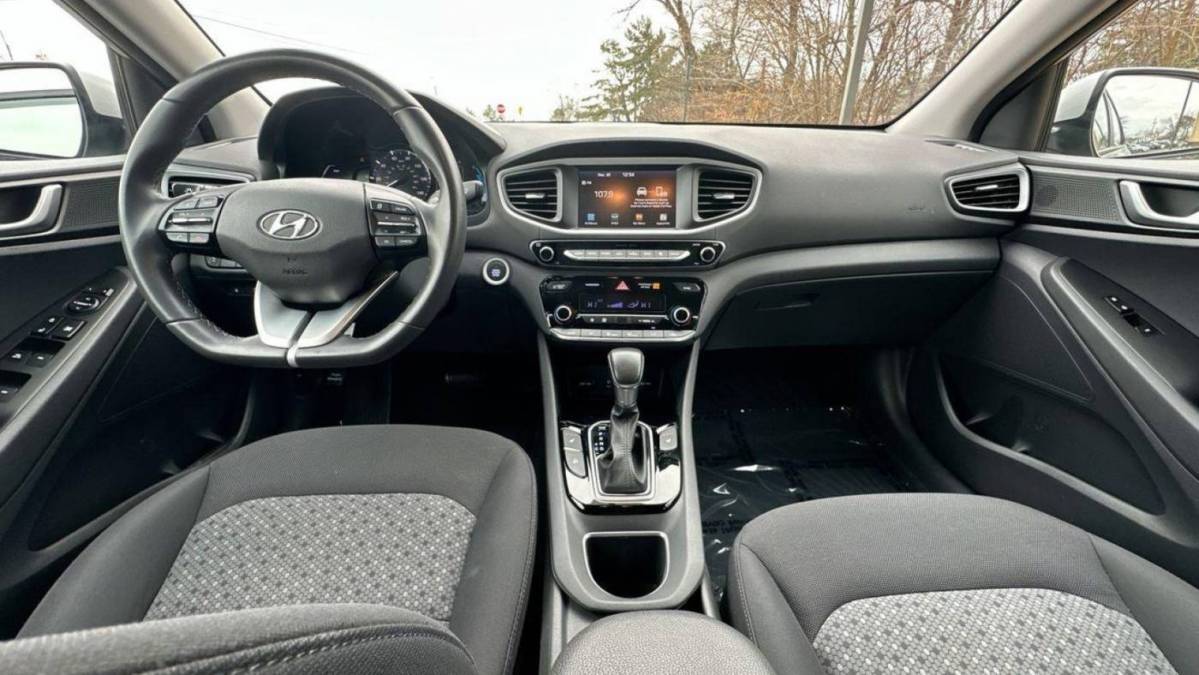 2019 Hyundai IONIQ KMHC65LD3KU157486