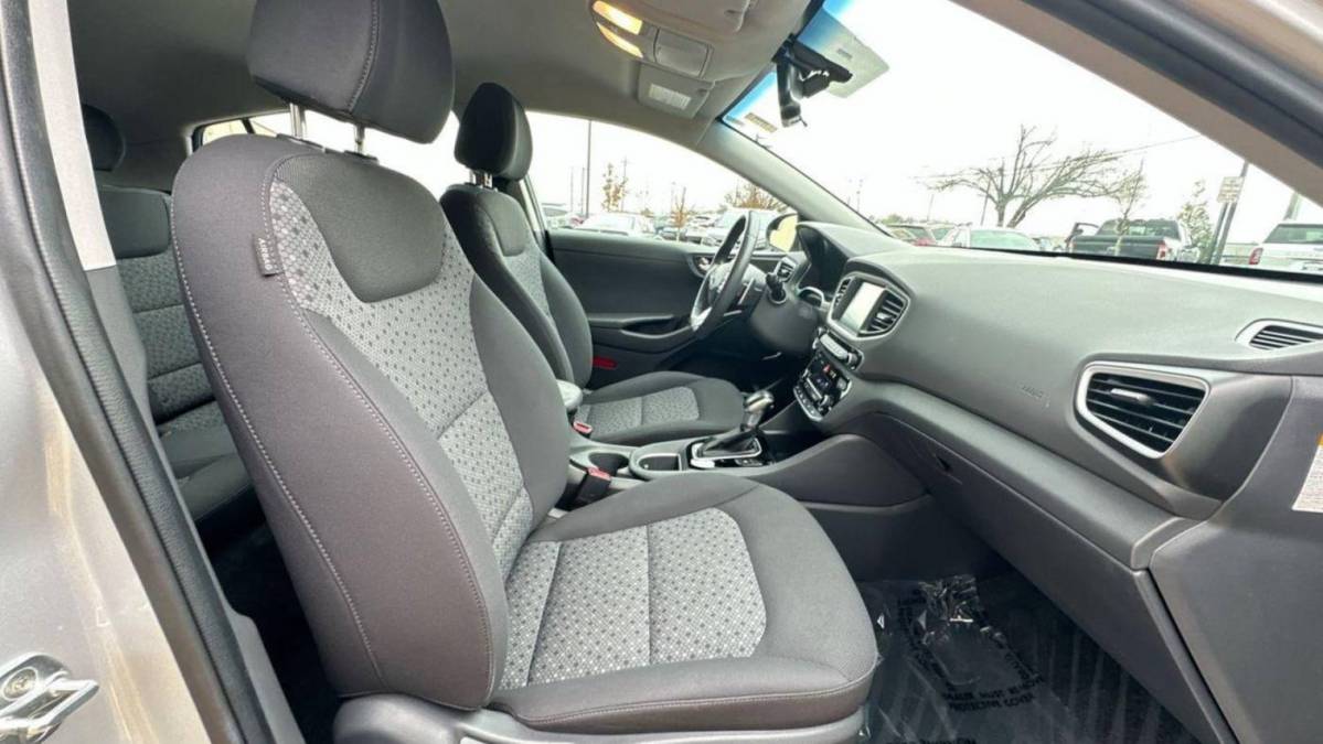 2019 Hyundai IONIQ KMHC65LD3KU157486