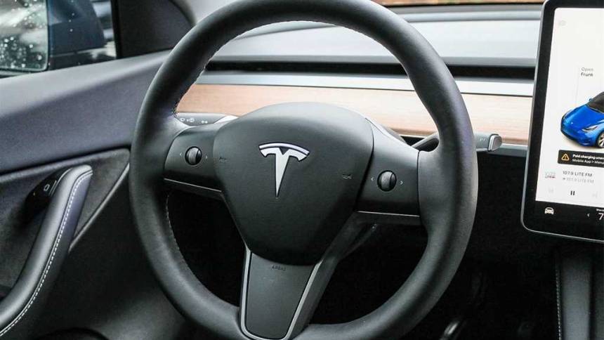 2021 Tesla Model Y 5YJYGDEE0MF253983