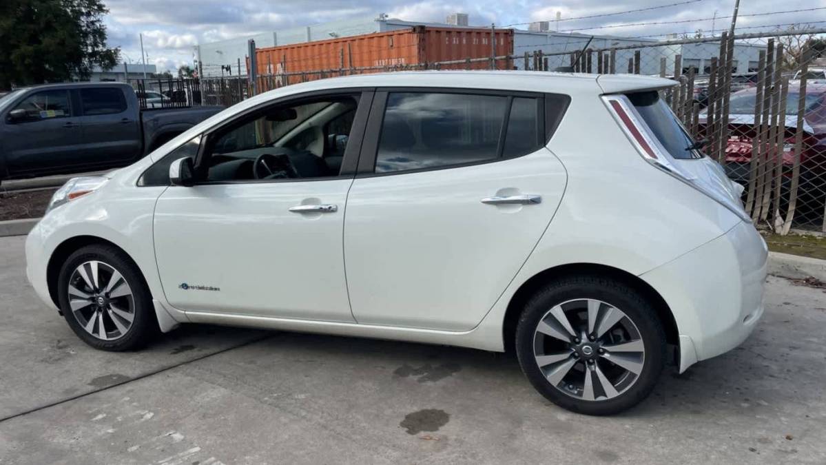 2017 Nissan LEAF 1N4BZ0CP1HC301383