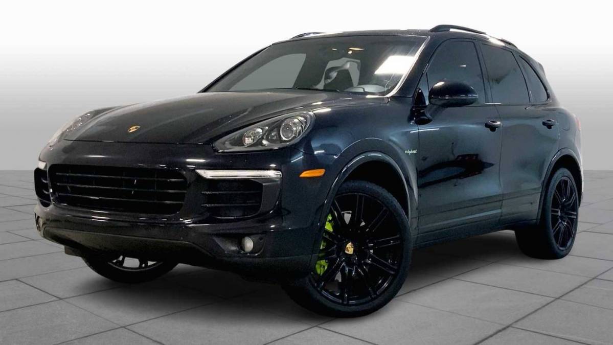 2018 Porsche Cayenne WP1AE2A28JLA71236