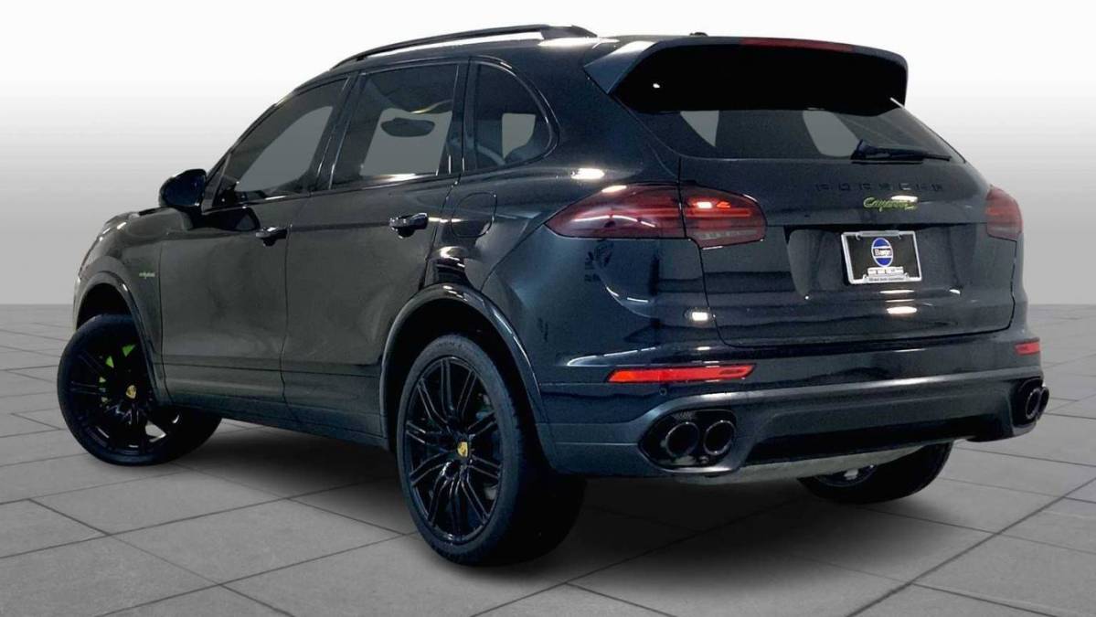 2018 Porsche Cayenne WP1AE2A28JLA71236