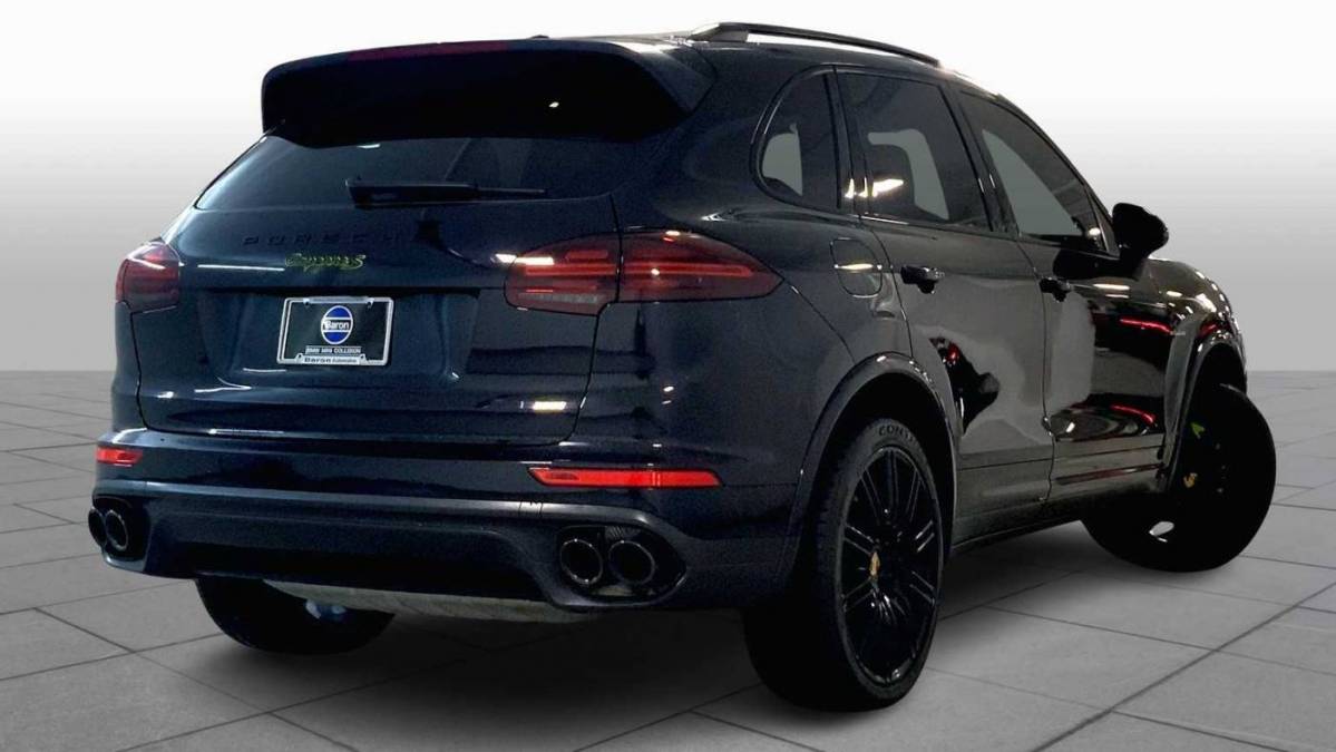 2018 Porsche Cayenne WP1AE2A28JLA71236