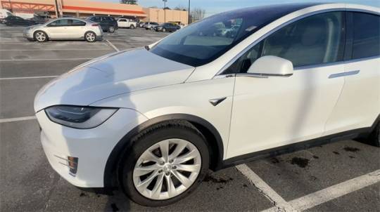 2018 Tesla Model X 5YJXCDE21JF133960