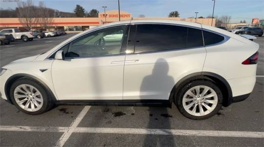 2018 Tesla Model X 5YJXCDE21JF133960