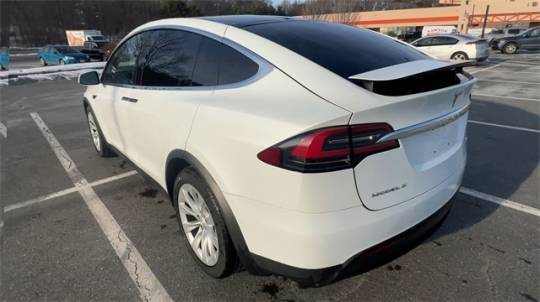 2018 Tesla Model X 5YJXCDE21JF133960