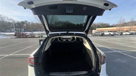 2018 Tesla Model X 5YJXCDE21JF133960