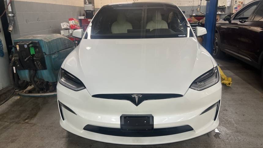 2022 Tesla Model X 7SAXCBE69NF337356