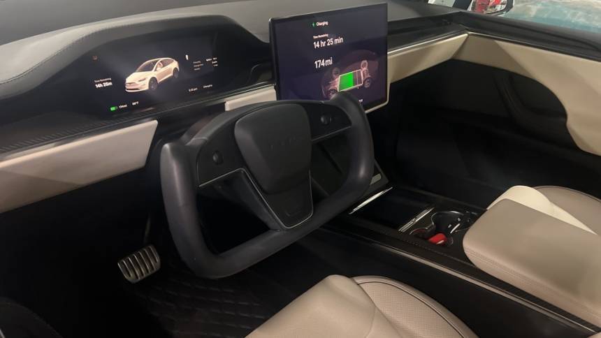 2022 Tesla Model X 7SAXCBE69NF337356