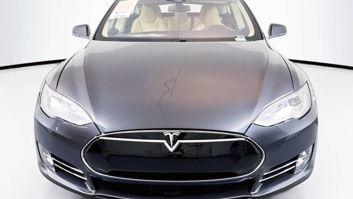 2015 Tesla Model S 5YJSA1E43FF112440