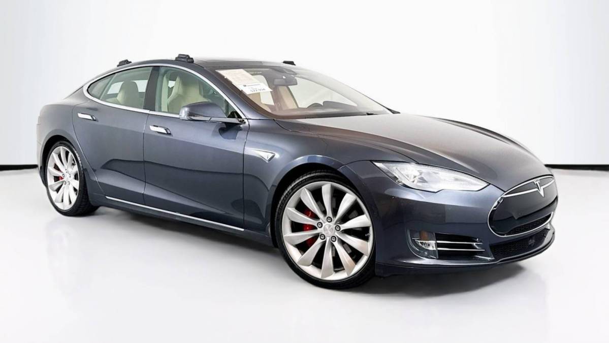 2015 Tesla Model S 5YJSA1E43FF112440