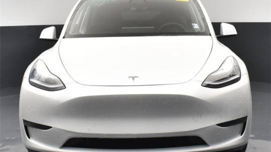 2021 Tesla Model Y 5YJYGAEE8MF142550