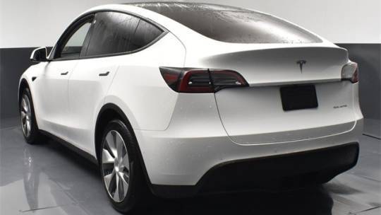 2021 Tesla Model Y 5YJYGAEE8MF142550