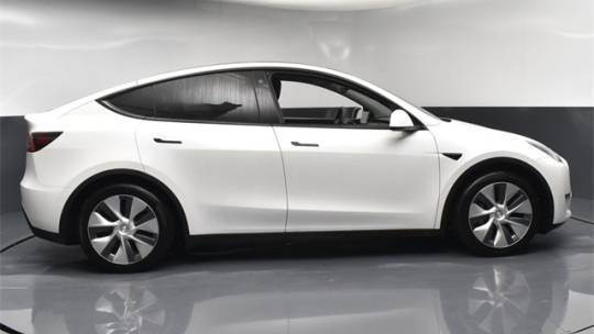 2021 Tesla Model Y 5YJYGAEE8MF142550