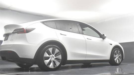 2021 Tesla Model Y 5YJYGAEE8MF142550