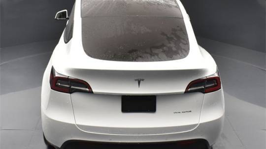 2021 Tesla Model Y 5YJYGAEE8MF142550