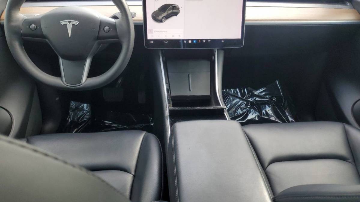 2021 Tesla Model Y 5YJYGDEE6MF105725