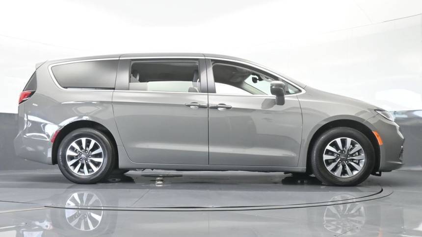 2022 Chrysler Pacifica 2C4RC1L76NR161026