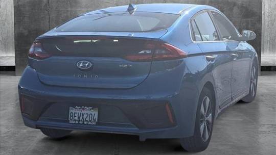 2018 Hyundai IONIQ KMHC75LD8JU103211