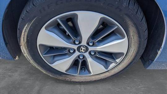 2018 Hyundai IONIQ KMHC75LD8JU103211