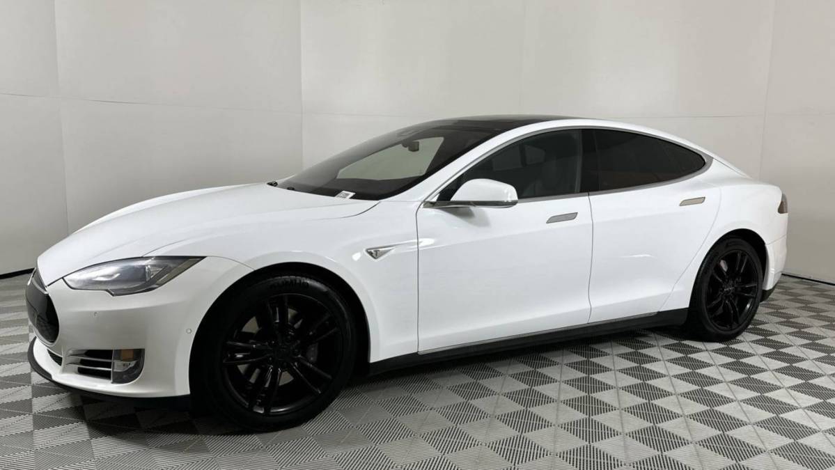 2016 Tesla Model S 5YJSA1E16GF124945