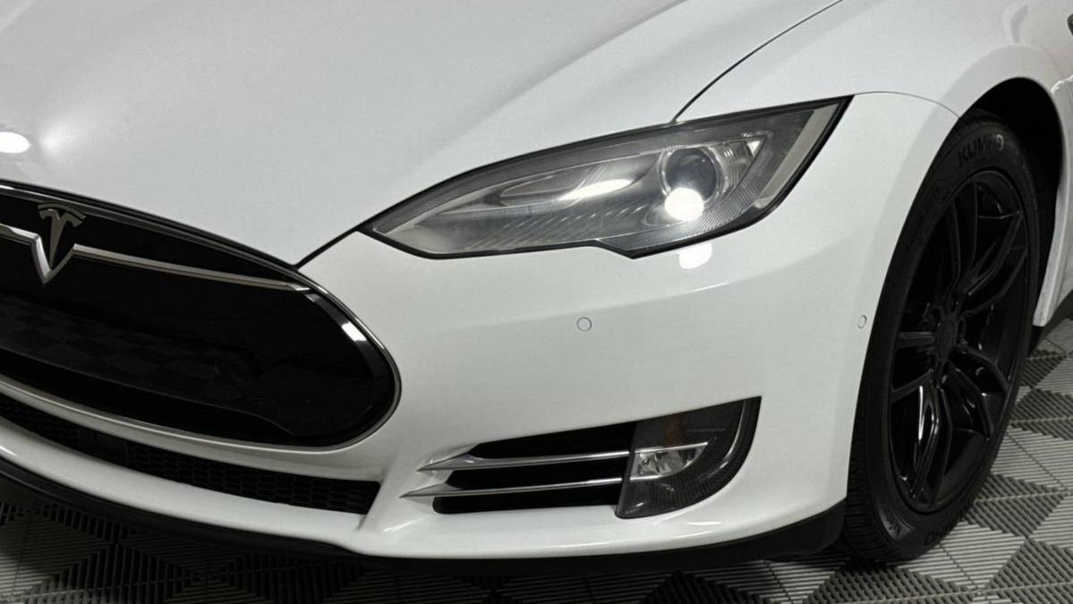 2016 Tesla Model S 5YJSA1E16GF124945