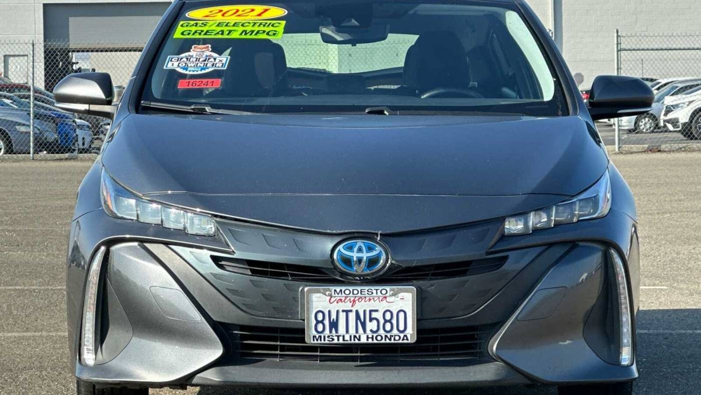 2021 Toyota Prius Prime JTDKAMFP6M3175861