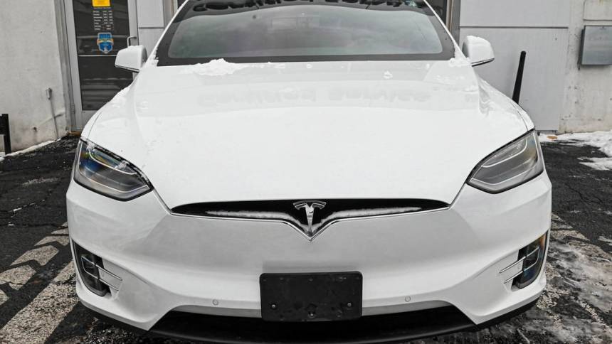 2016 Tesla Model X 5YJXCBE27GF021225