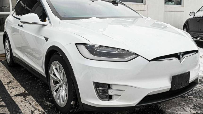 2016 Tesla Model X 5YJXCBE27GF021225