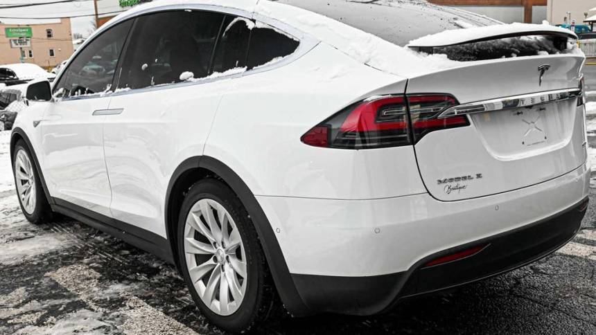 2016 Tesla Model X 5YJXCBE27GF021225