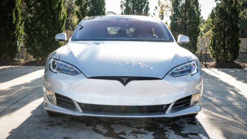 2018 Tesla Model S 5YJSA1E22JF243771