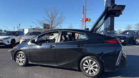 2021 Toyota Prius Prime JTDKAMFP7M3175982