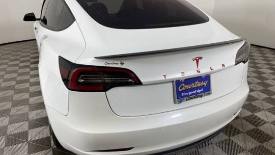 2018 Tesla Model 3 5YJ3E1EA2JF005807