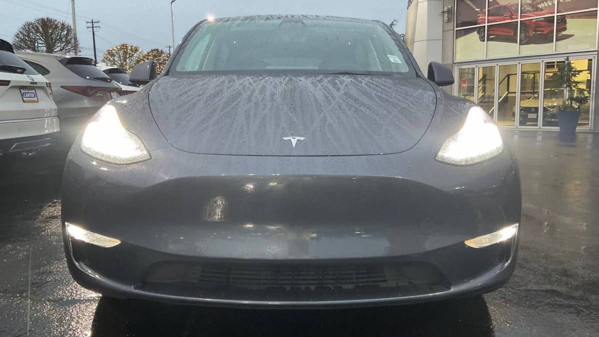 2021 Tesla Model Y 5YJYGDEE1MF100030