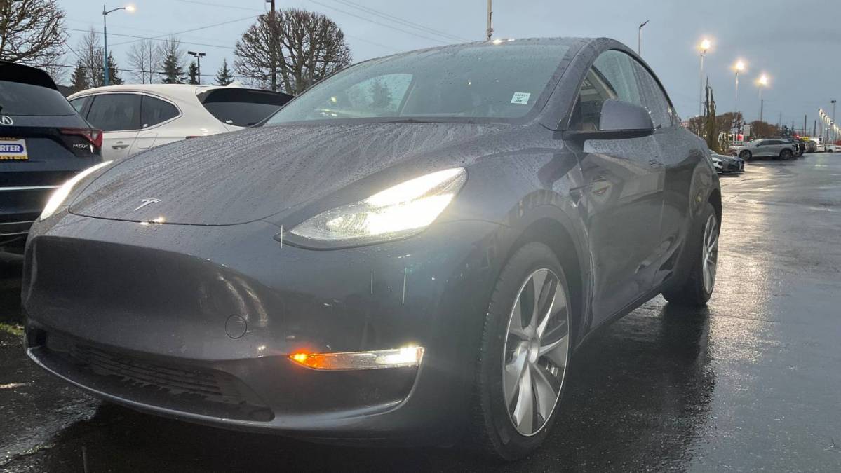 2021 Tesla Model Y 5YJYGDEE1MF100030