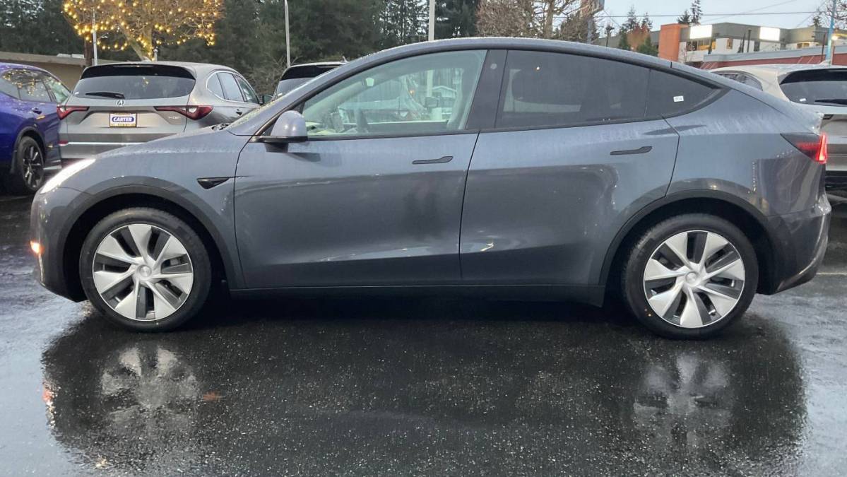 2021 Tesla Model Y 5YJYGDEE1MF100030