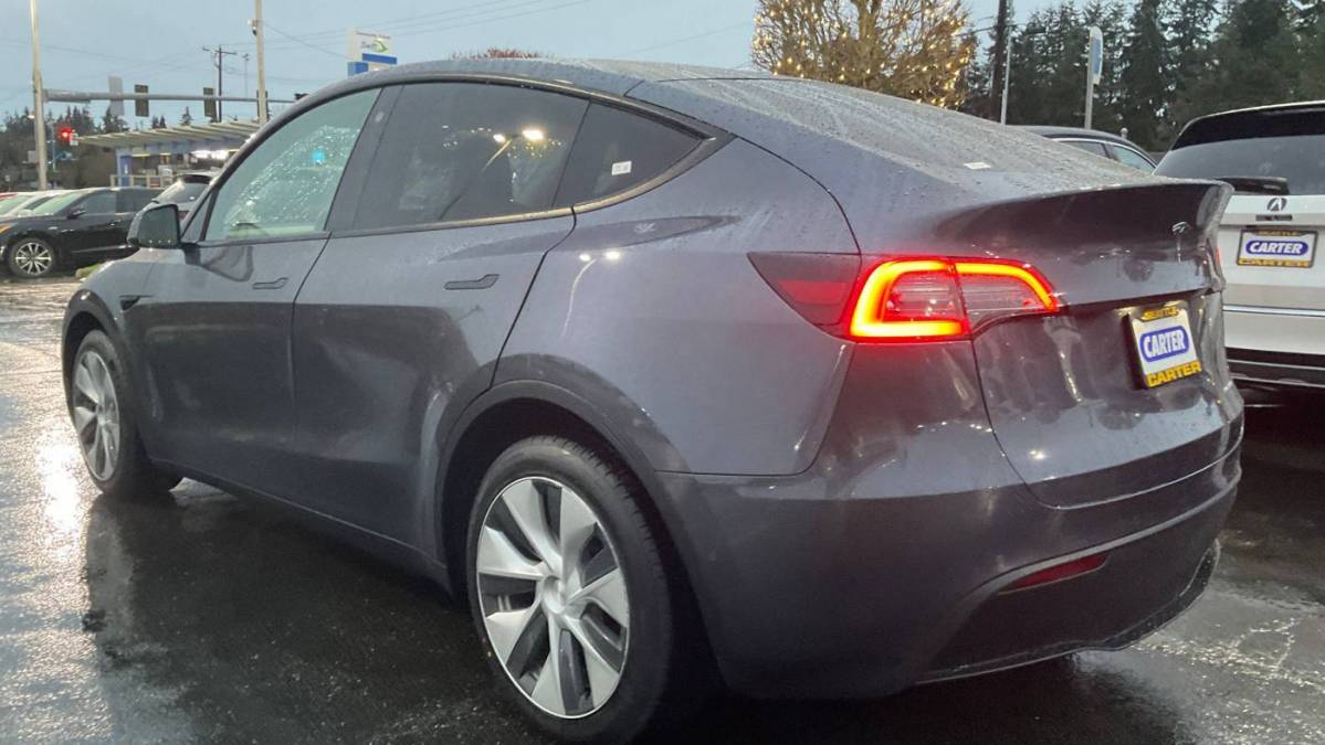 2021 Tesla Model Y 5YJYGDEE1MF100030