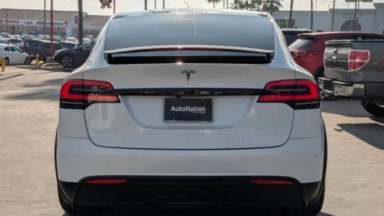 2022 Tesla Model X 7SAXCBE51NF361979