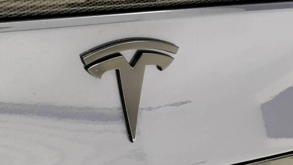 2017 Tesla Model S 5YJSA1E16HF176366