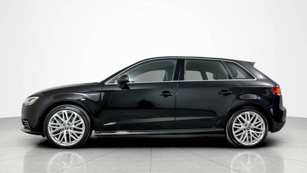 2018 Audi A3 Sportback e-tron WAUSPBFF4JA067334