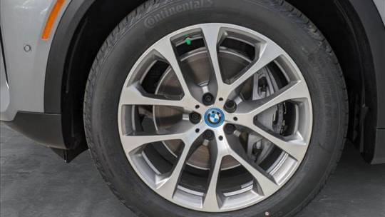 2025 BMW X5 5UX43EU0XS9Y77916