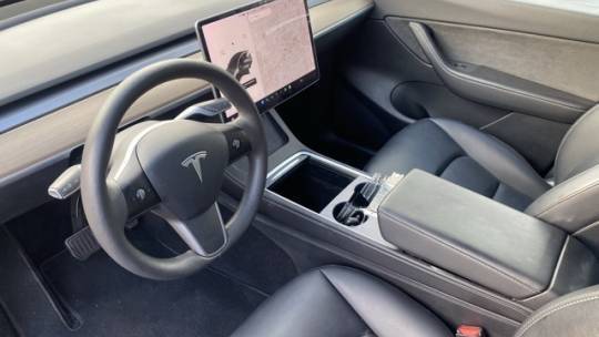 2021 Tesla Model Y 5YJYGAEE3MF136591