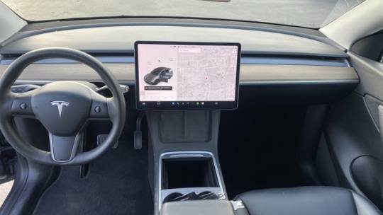 2021 Tesla Model Y 5YJYGAEE3MF136591