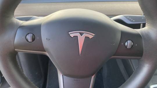 2021 Tesla Model Y 5YJYGAEE3MF136591