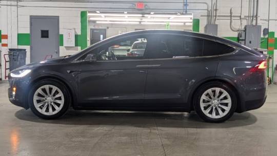 2017 Tesla Model X 5YJXCBE2XHF060943