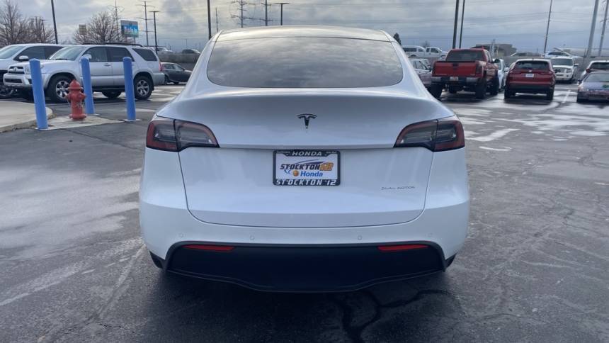 2021 Tesla Model Y 5YJYGDEE4MF188488