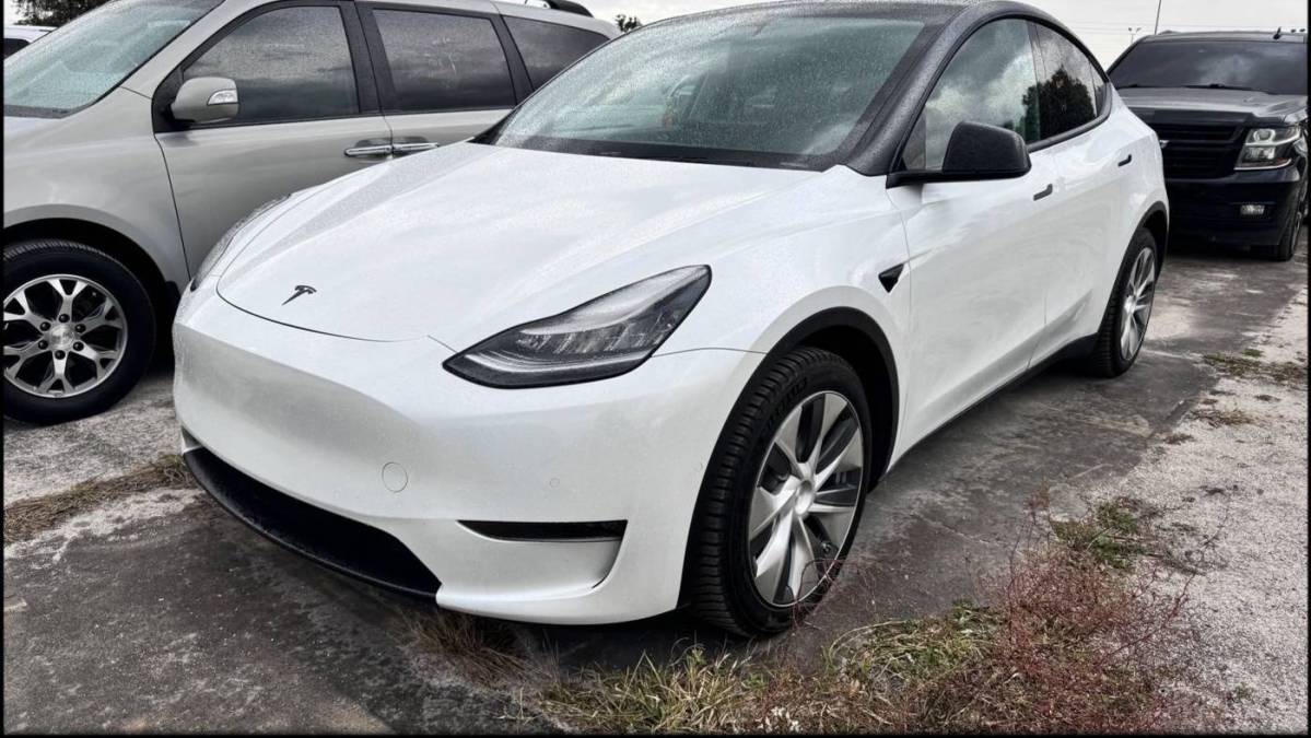 2021 Tesla Model Y 5YJYGDEE2MF071976